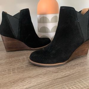 Lucky Brand Suede Booties. Size 8